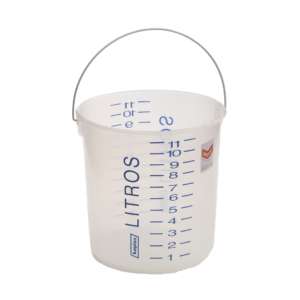 Balde graduado transparente com graduação de volume, para dosagem de água e demais aditivos.